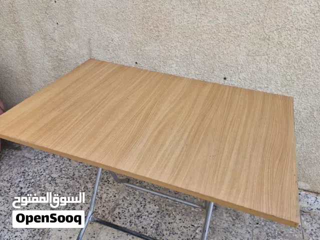 طاولة قابلة للطي متنقلة