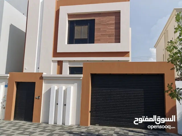 ركز على الموقع، الخط الأول على شارعين مواصفات عاليه مقابل المنطقة التجاريه جميع الخدمات.