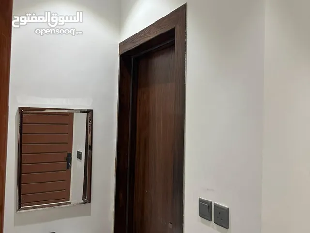 170 ft 3 Bedrooms Apartments for Rent in Al Riyadh Dhahrat Laban