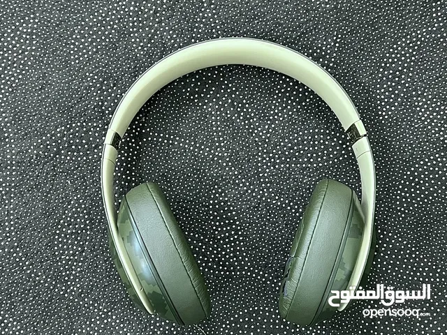 20+ Headphones available (brand - Sony Boss Apple Beats Marshall JBL etc,..)