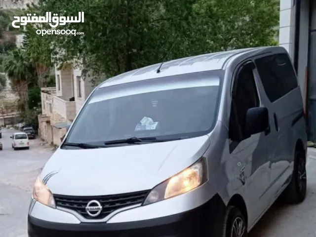 نيسان nv200 يد أولا