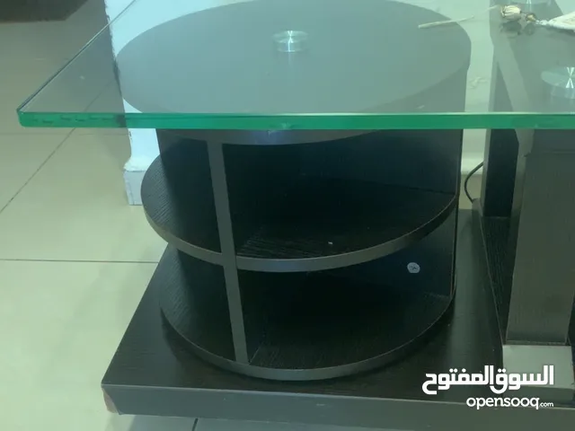 طاولة تلفزيون