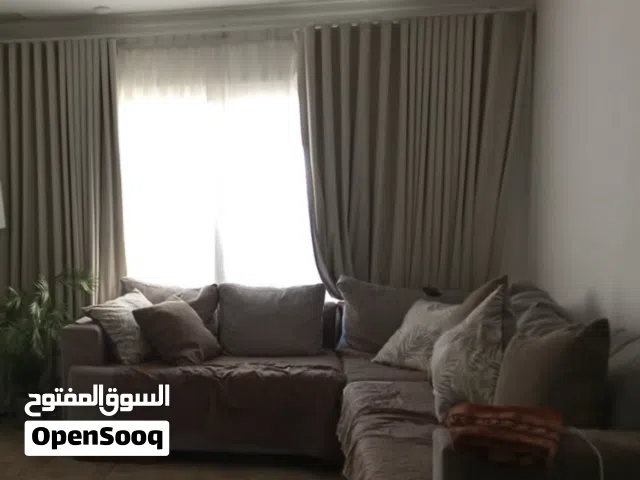مكتبه تلفزيون ركنه تلاجه وغساله حالتهم ممتازه