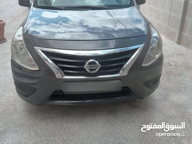 نيسان صني موديل 2016 الرجاء الاتصال على الرقم الموجود بالاعلان فحص السياره ثلاثه جيد ودقه بنكيت