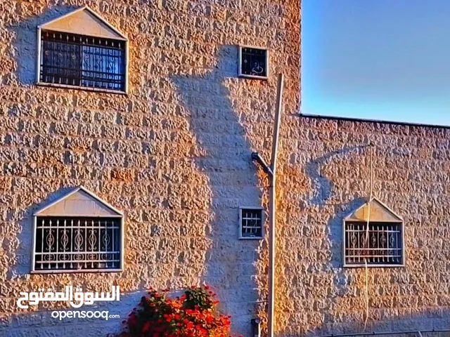 400 m2 3 Bedrooms Villa for Sale in Ajloun A'anjara