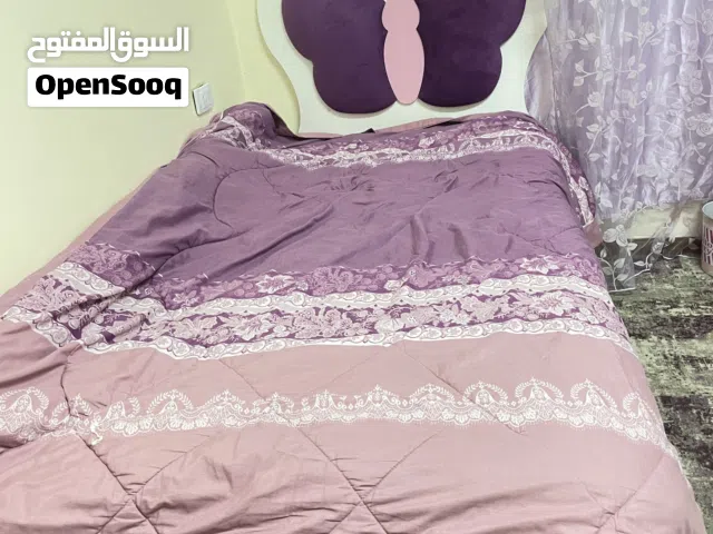سرير مفرد مع فرشه