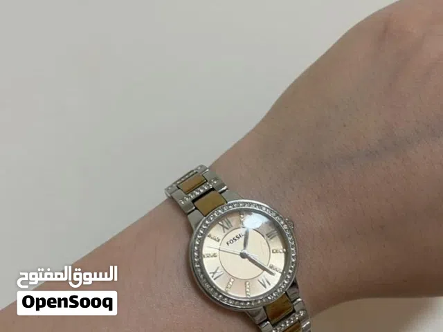 ساعة fossil مستعمل جديد شبه وكالة مش ناقصها اشي ناعمة جداً ومرتبة