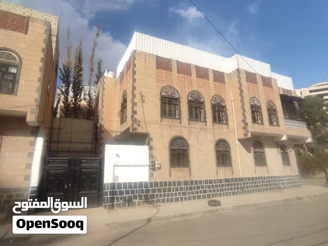 فله للايجار بلحي السياسي ب 700 دولار دورين 8 غرف للتواصل اتصال فقط