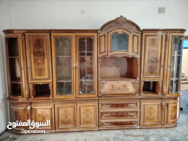 مكتبة إيطالية ربي يبارك للبيع ونساعدوكم في السعر بإذن الله
