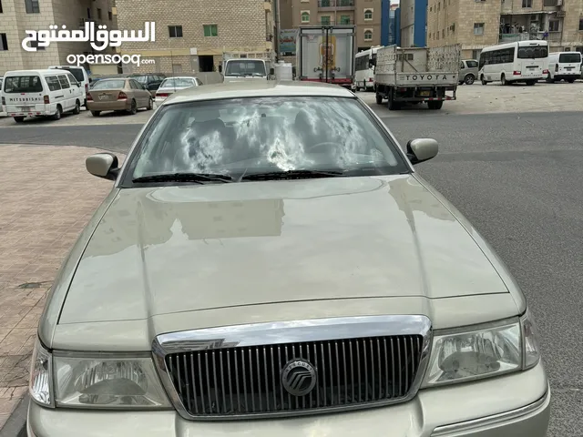 Used Ford Crown Victoria in Hawally
