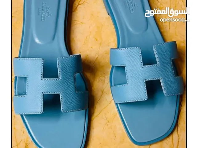 Hermes slippers available in all color any size 36-41 i have any thing just send pictures any brand
