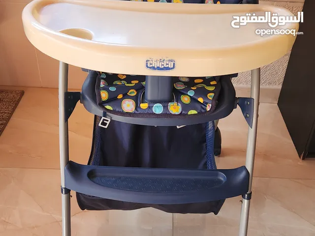 كرسي طعام ماركة chicco