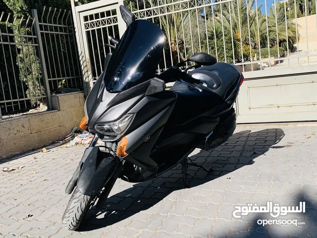 Yamaha xmax 400