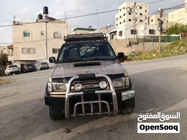1995 ايسوزو تروبر