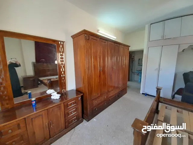 380m2 5 Bedrooms Townhouse for Sale in Zarqa Russayfah