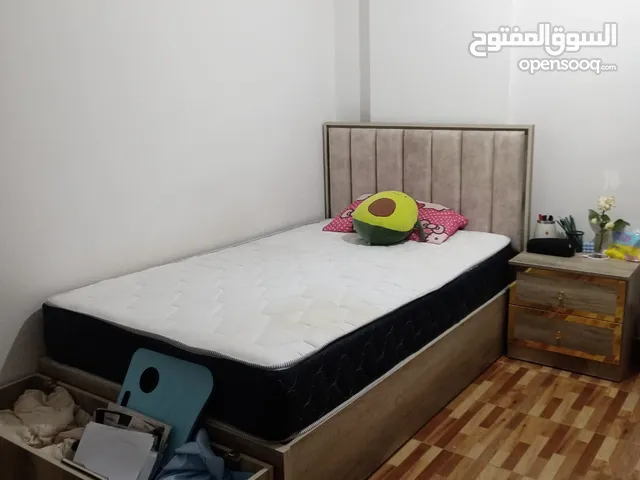 غرفة نوم تخت مفرد استعمال شهر