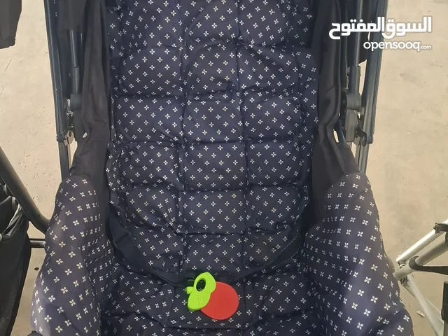 عربايات أطفال مشكله كل عربايه لوحدها بحالة ممتازة ماركات عالميه للبيع السعر مكتوب تحت كل عربايه