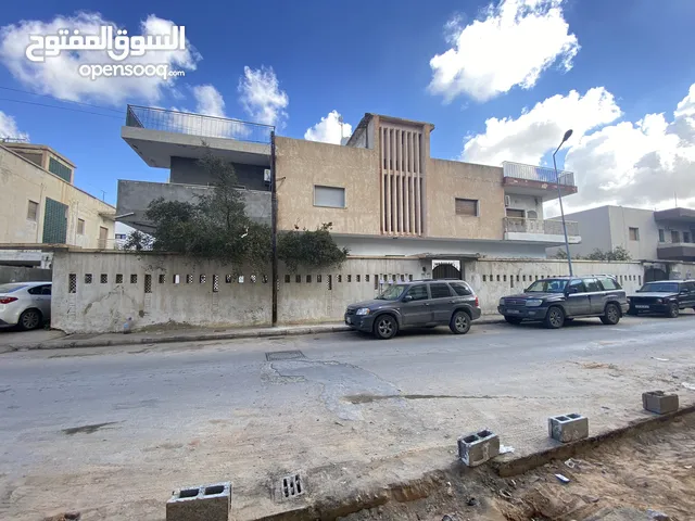 1000 m2 More than 6 bedrooms Villa for Sale in Tripoli Hay Demsheq