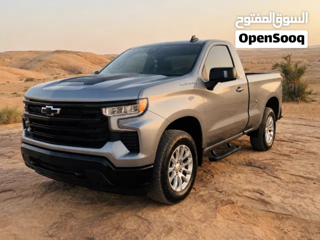 شفروليه سيلفرادو LT 2024 خليجي 5.3 V8 دبل  14 ألف كم  سلفر دخان