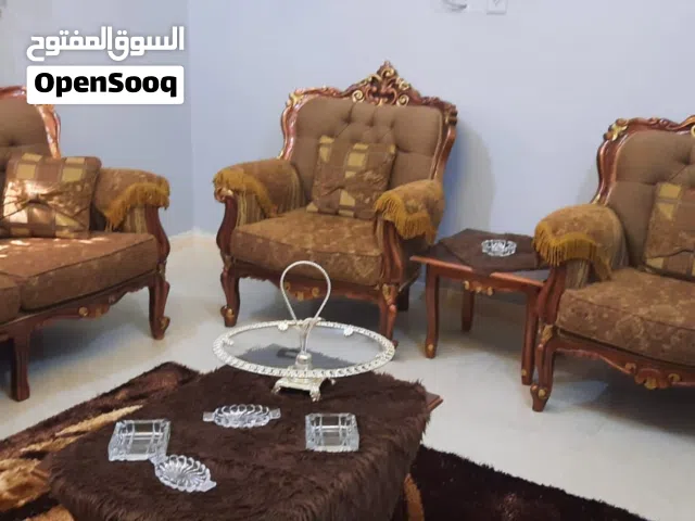 كنب للبيع السعر 500 قابل للتفاوض جدا