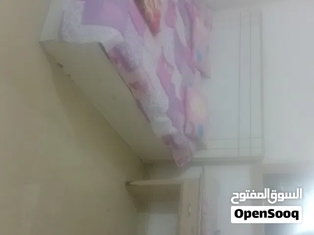 منزل للايجار متوفر منزل 3 غرف ومجلس وصاله ومطبخ حمامين مع مطبخ وايضا متوفر غرفتين مع حمام