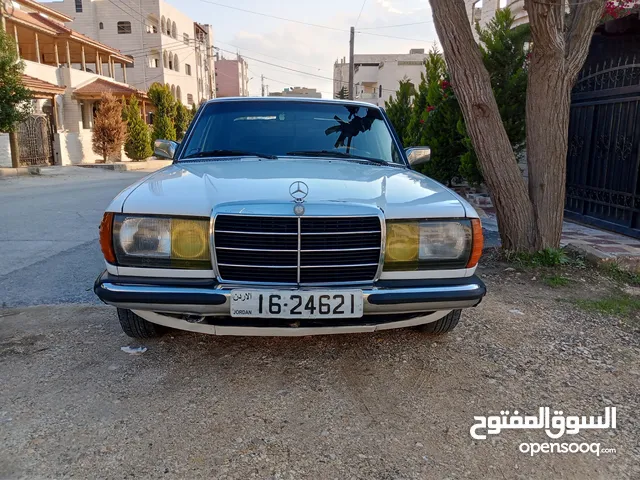 مرسيدس بنز E 200 1984 للبيع في عمان : مستعملة وجديدة : مرسيدس بنز E 200  1984 بارخص سعر