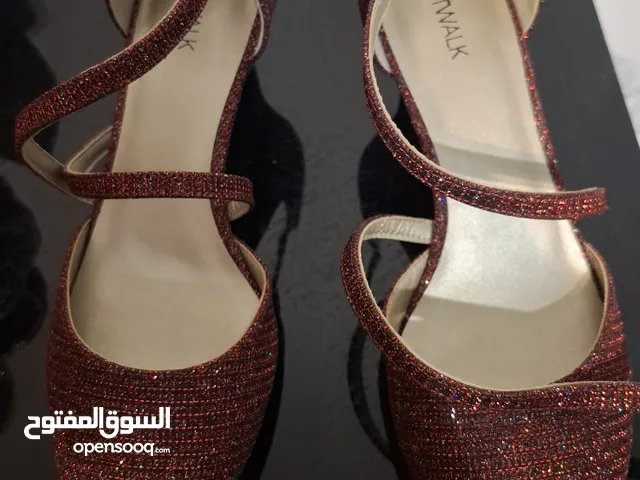 Red Others in Tripoli