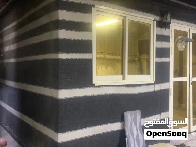 خيمه مستعمله بحاله جيده طول 5متر وعرض. 6 متر