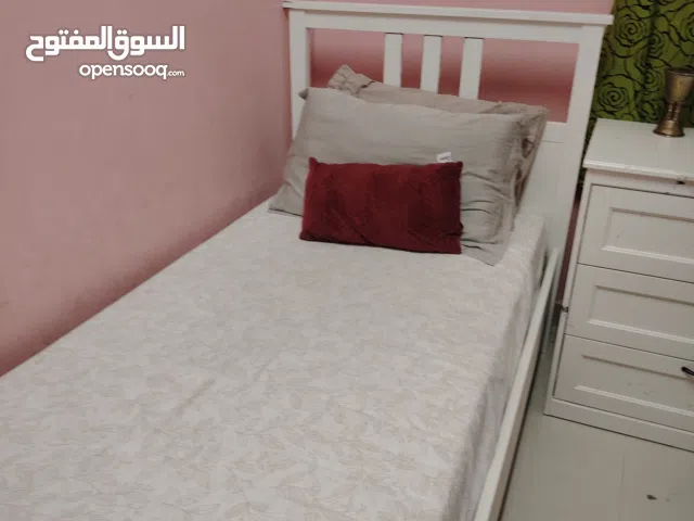 كنب مستعمل يوجد قطع لم يتم تصويرها تسع 15 الى 20 شخص