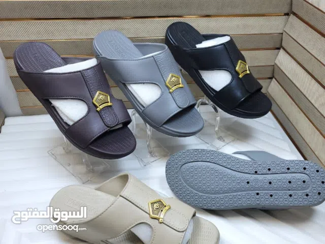 احذيه رجالي بجميع انواع المقاساتها من 39 الى الربعينات