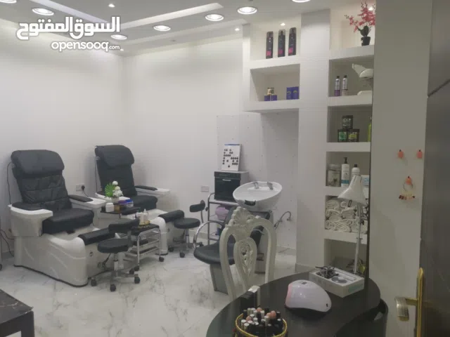 محل مجهز صالون نسائي بكامل اجهزته للايجار