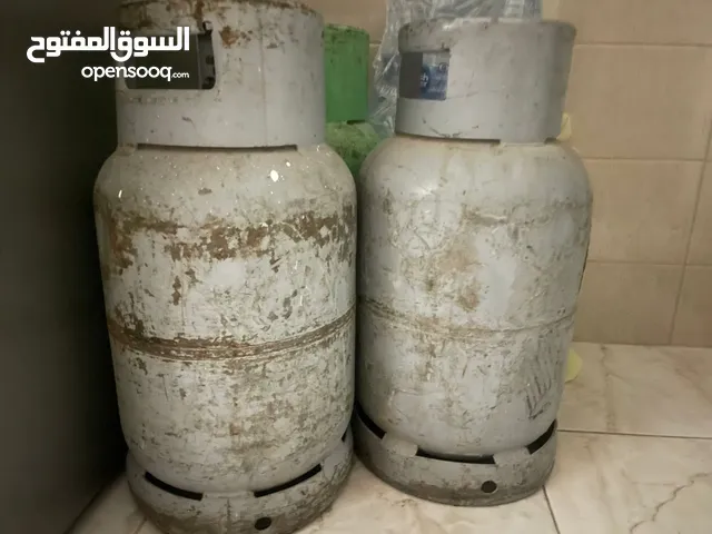 جرتين غاز فاضيين