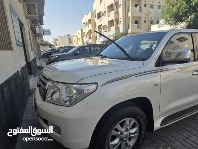 Toyota land cruiser for sale model 2010 urgent sale serious customer contact only