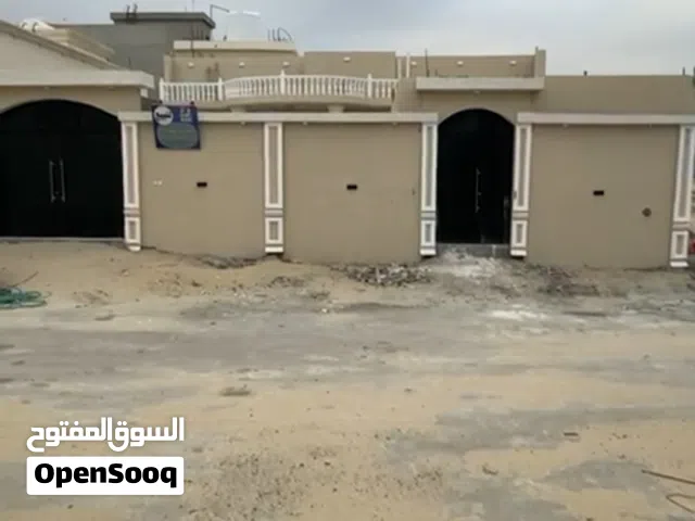 في الخفجي  (( الجوهره الجديده )) علي طريق ابوحدريه  المنطقه جديده