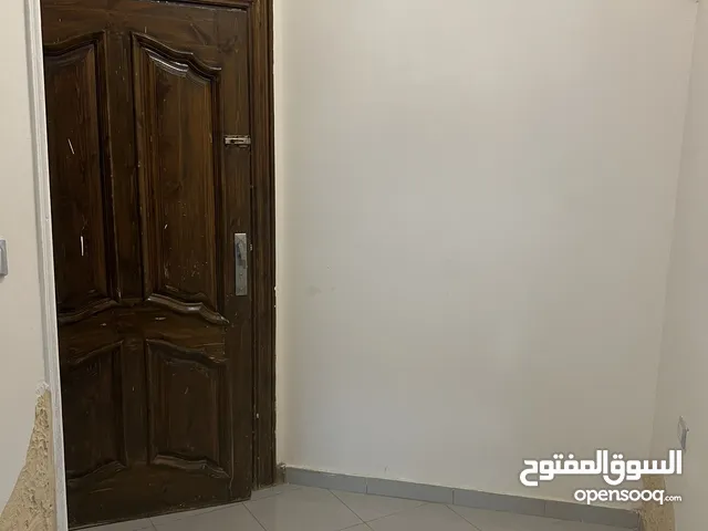 175 m2 3 Bedrooms Apartments for Rent in Giza Mariotia