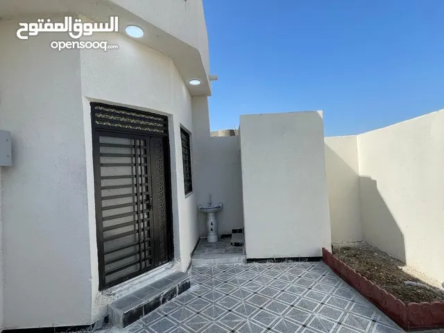 175 m2 2 Bedrooms Townhouse for Sale in Basra Al-Jazzera