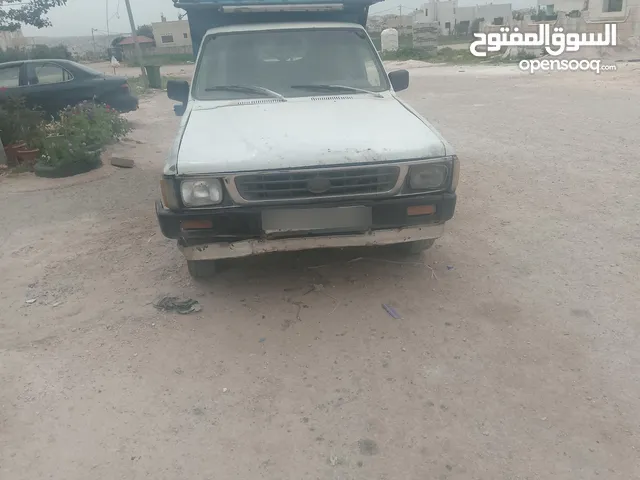 بكم هايلوكس