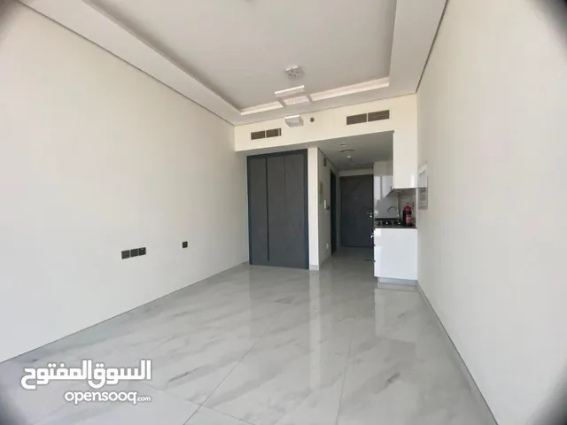 شقة استديو للإيجار في مدينة دبي الرياضية