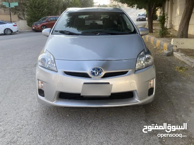 تويوتا بريوس 2010 بحالة ممتازة جدا بطارية مركزية للبيع