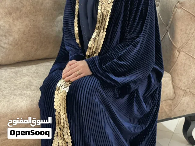 عبایة مخمل