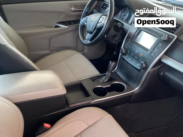 2015 تويوتا كامري LE