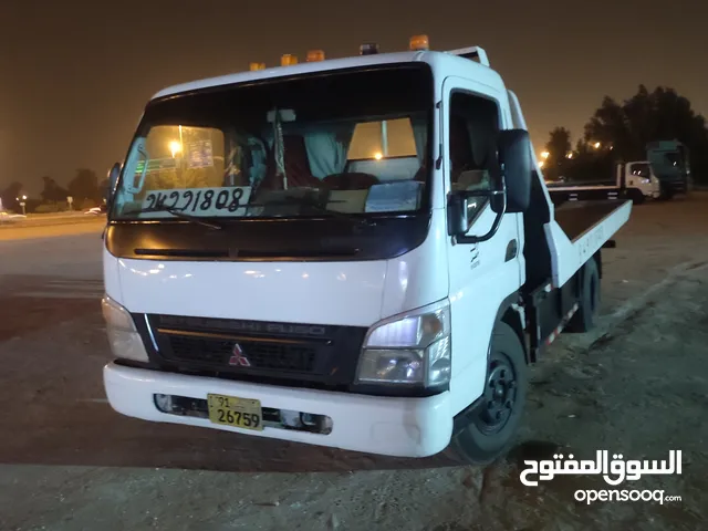 Mitsubishi Trailers model 2005