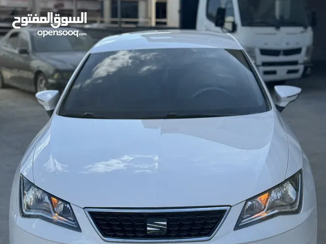 سيت ليون 2018 فل عدا الفتحة سعر حرق كاش  جير عادي 1200 فحص ممتاز سيارة بحالة الوكالة