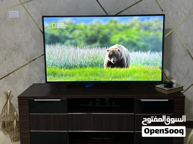 طاولة تلفزيون