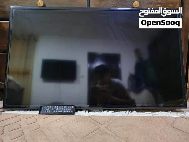 شاشة سامسونج اثنين واربعين بوصة مش سمارت التفاصيل في الوصف