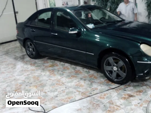 2001 مرسيدس بنز الفئة-E E 200