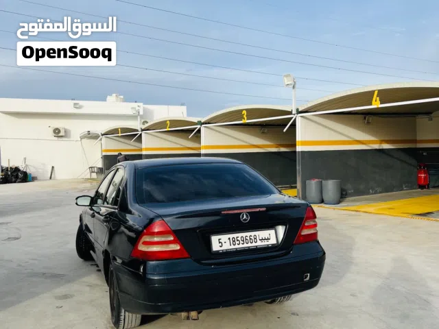 مرسيدس كاكويا C200