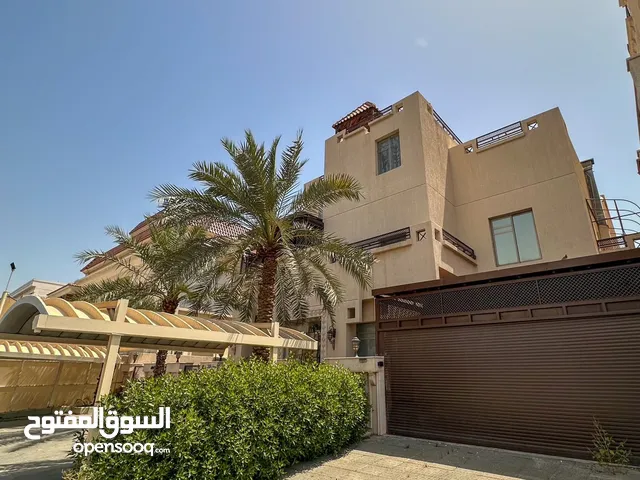 700 m2 More than 6 bedrooms Villa for Rent in Kuwait City Yarmouk