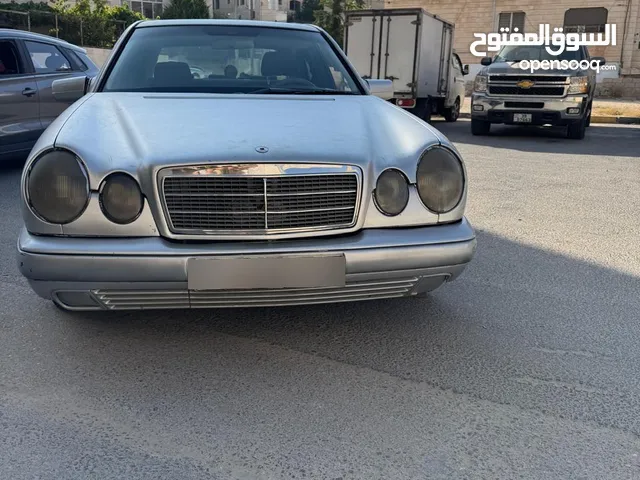 مرسيدس E200 موديل 1999 للبيع