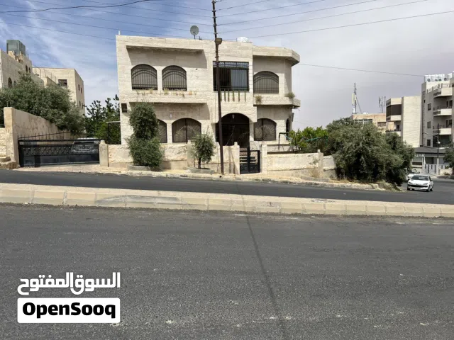 فيلا للبيع في المقابلين  حي الحويان